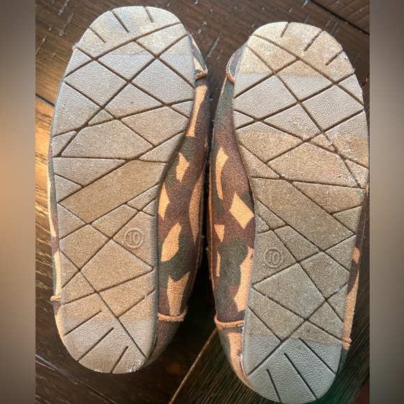 Max and Jake Camo moccasins - Picture 3 of 3